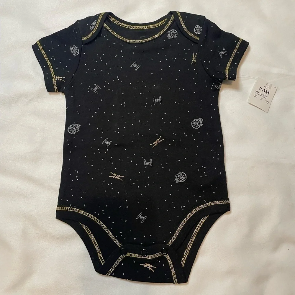 🐶🐶🐶NWT Star Wars size 0-3 months black onesie🐶🐶🐶